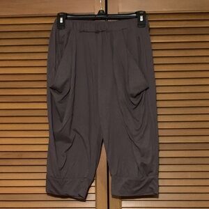 Gwen Grey Knee Length Pants Large Pockets No Size Tag Approx Small S